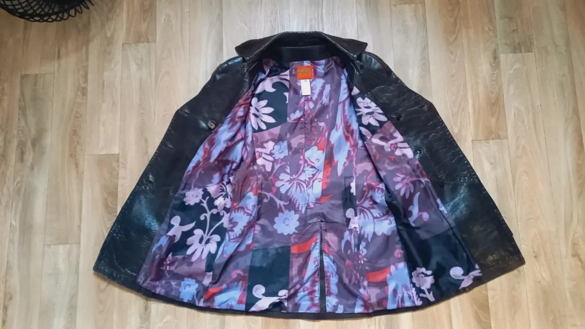 Kenzo jacket, a piece from the bold Parisian house. Very good condition. Size M (38). 7