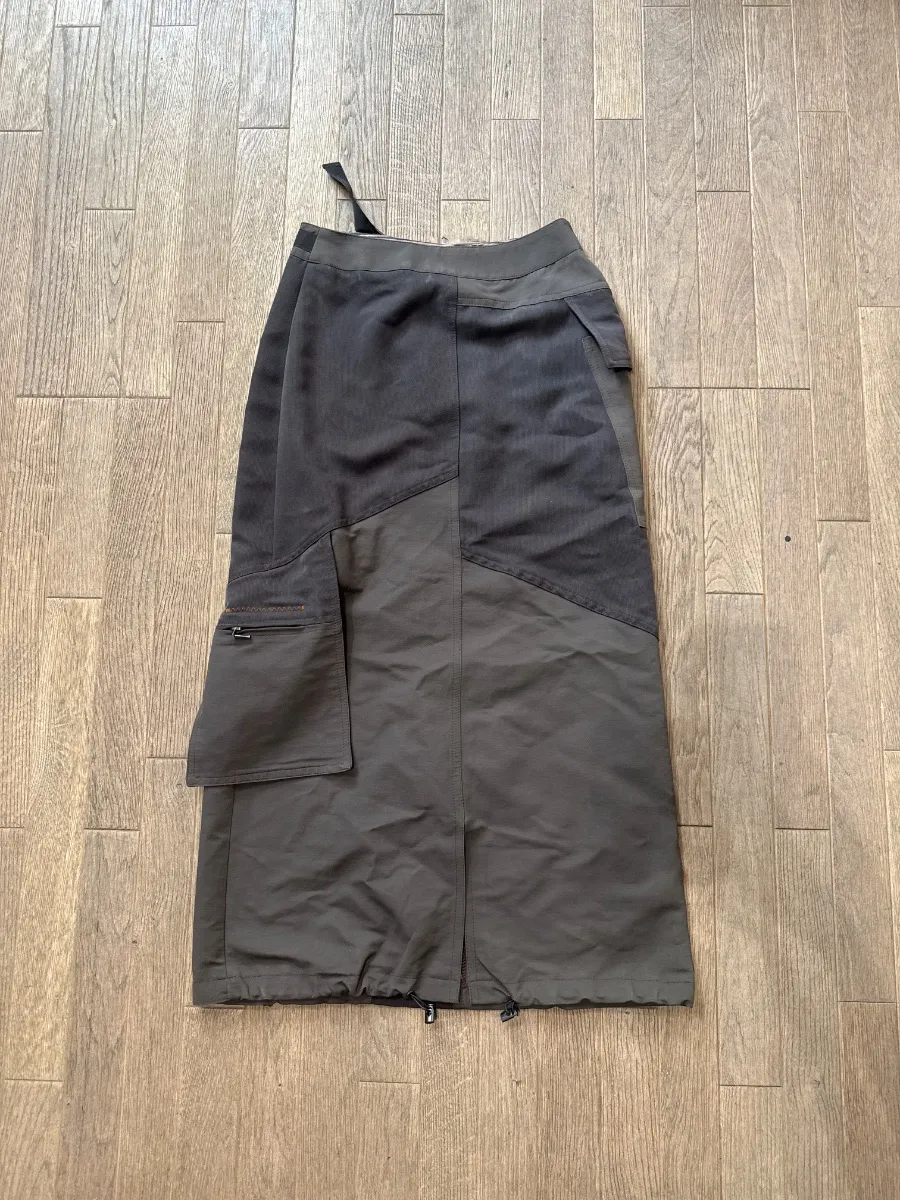 Mitsouki 2000s skirt, brown, with a side pocket 5