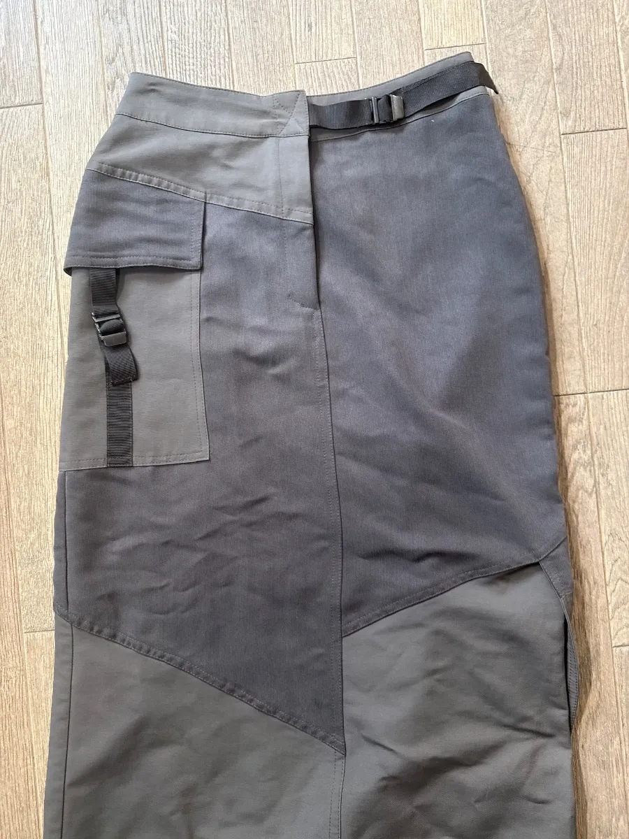 Mitsouki 2000s skirt, brown, with a side pocket 2