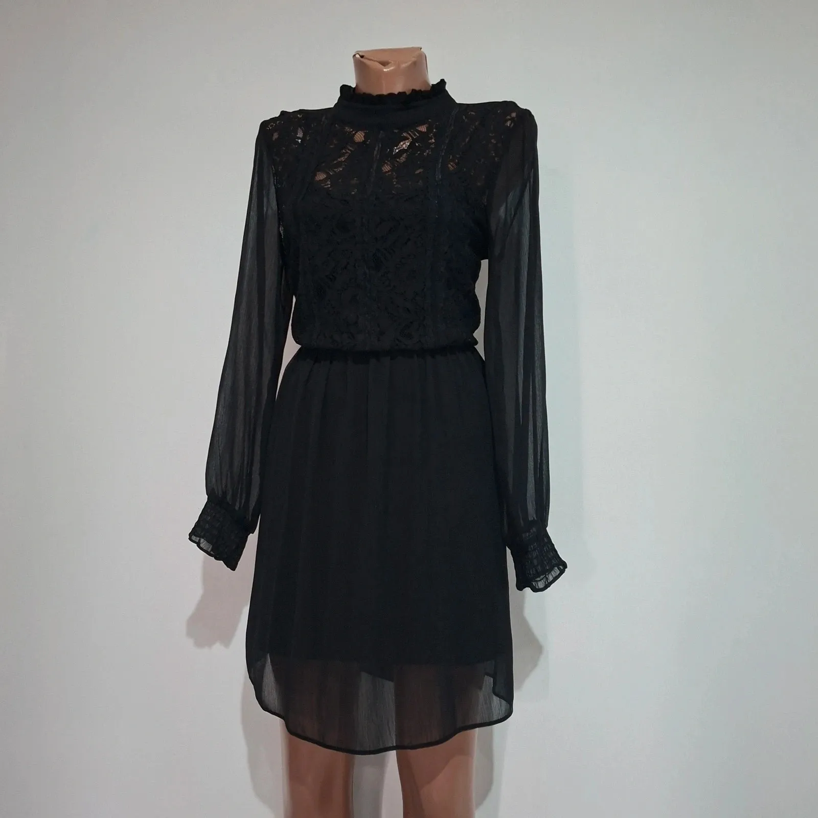In excellent condition, no flaws
Elasticated waist