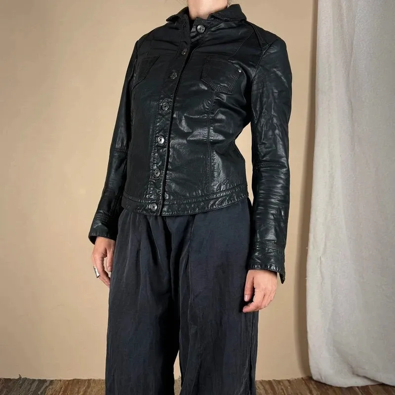 Grunge patchwork leather jacket "Groove Jacket" 2013 Marithé François Girbaud Vintage Very nice fitted cut Numerous seam details Fine leather, pleasant to wear 2
