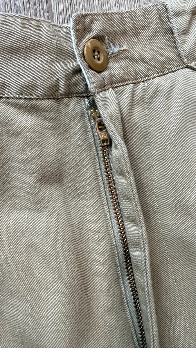 Women's beige chino trousers, high-waisted, 1980s military style 3