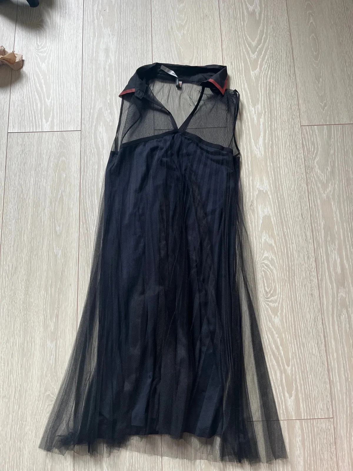 Very good condition. Very pretty