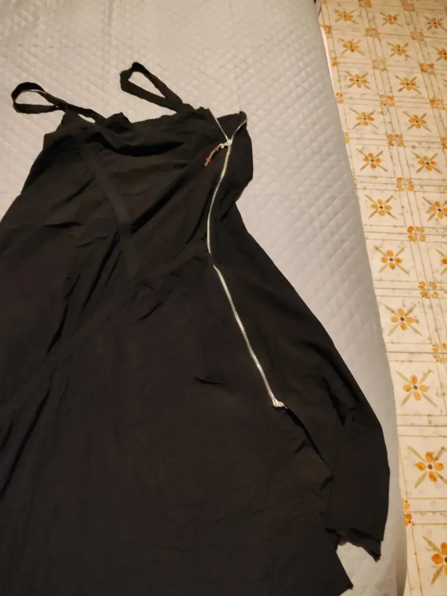 Robe vintage Marithé + François Girbaud, modèle des années 2000, couleur marine, taille L. Une pièce authentique et intemporelle. 3