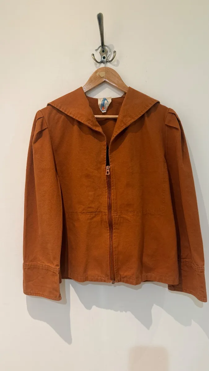 Elegant women's zip-up smock jacket in a rust colour 1