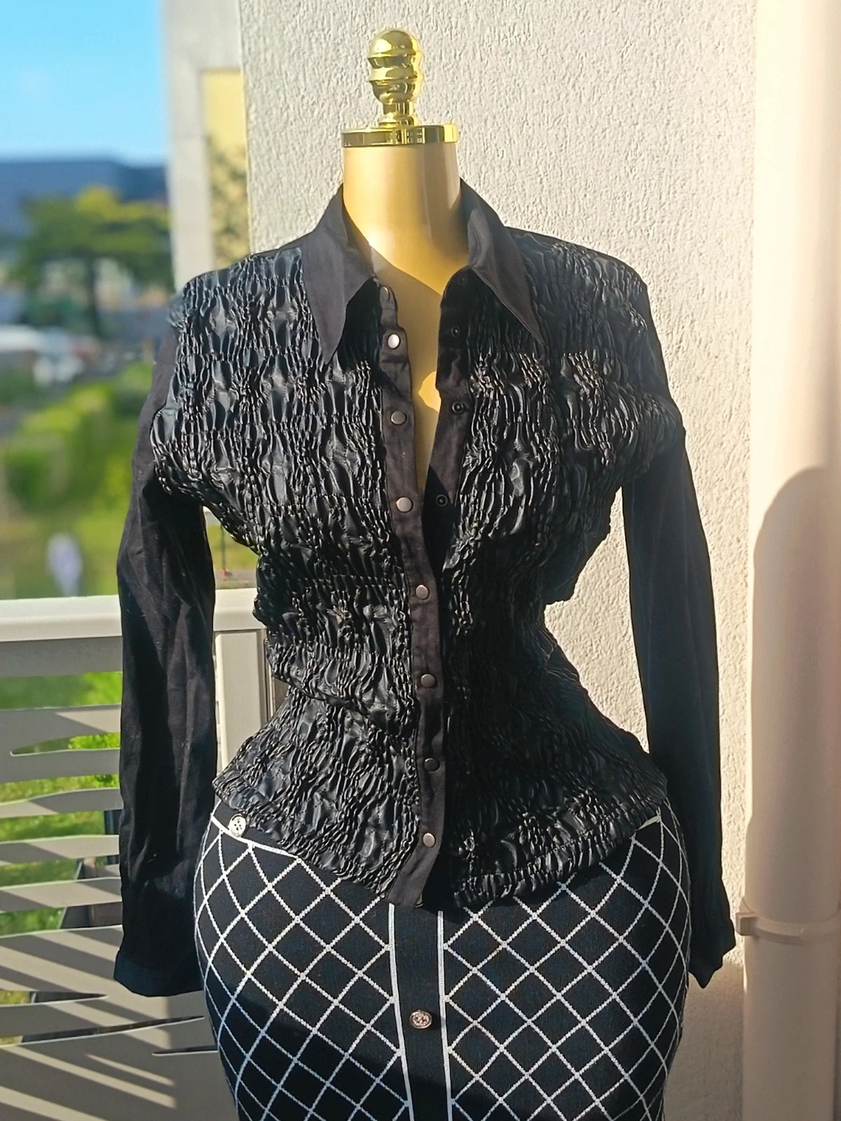 => Anne fontaine chemise femme
=> Taille 36 38 
=> couleur noir🪡⚫ 2