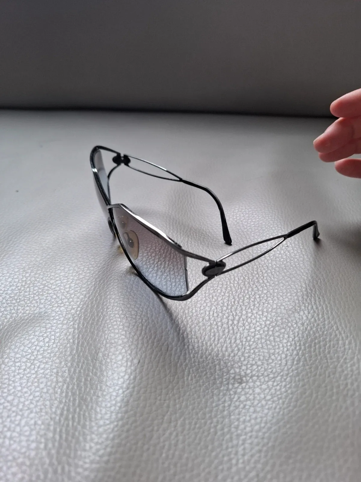 Christian Dior glasses in grey and black, vintage accessory from the couture house. Very good condition. 6