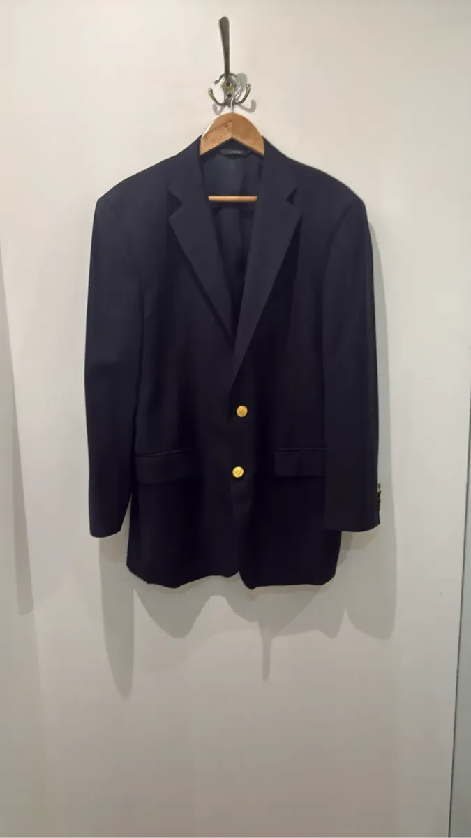 Blazer de la marque Brooks Brothers avec du tissu fait par Loro Piana.