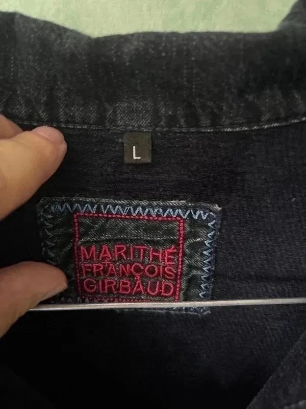 Excellent condition - Size L. Vintage. Length: 70cm Armpit to armpit width: 57cm #marithefrancoisgirbaud #vintage #denim 5