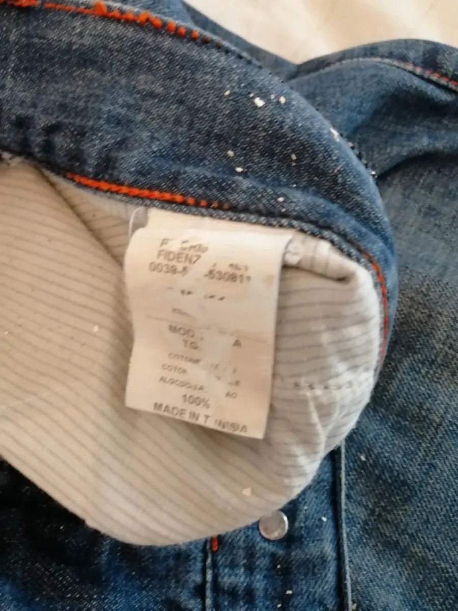 Pantalon Capri Pinko en coton bleu avec détail poche arrière en cuir, taille 40 FR — une pièce vintage authentique en très bon état. 11
