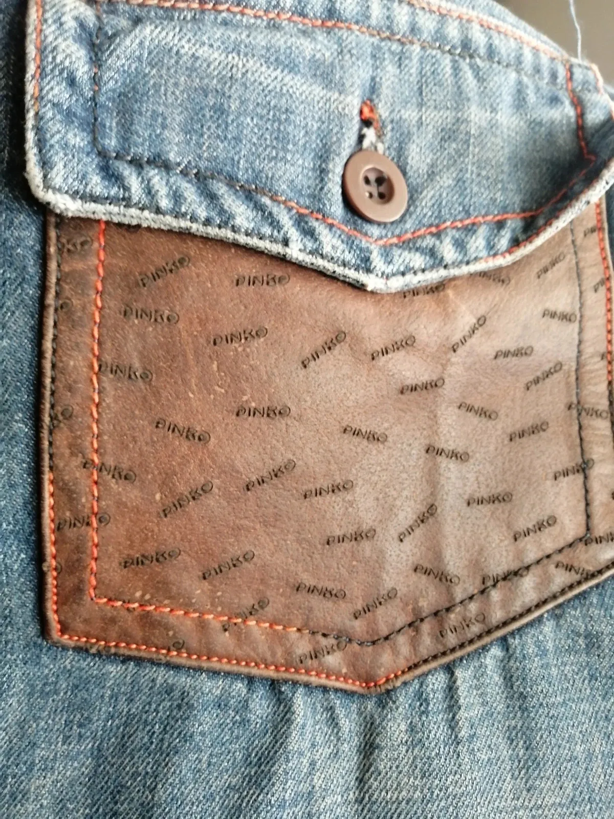 Capri avec poche arrière en cuir 3