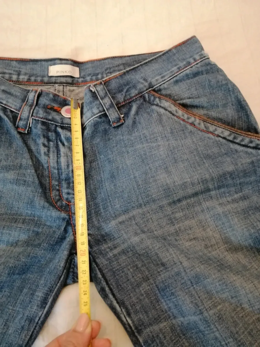 Pantalon Capri Pinko en coton bleu avec détail poche arrière en cuir, taille 40 FR — une pièce vintage authentique en très bon état. 9