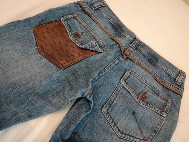 Capri avec poche arrière en cuir 2