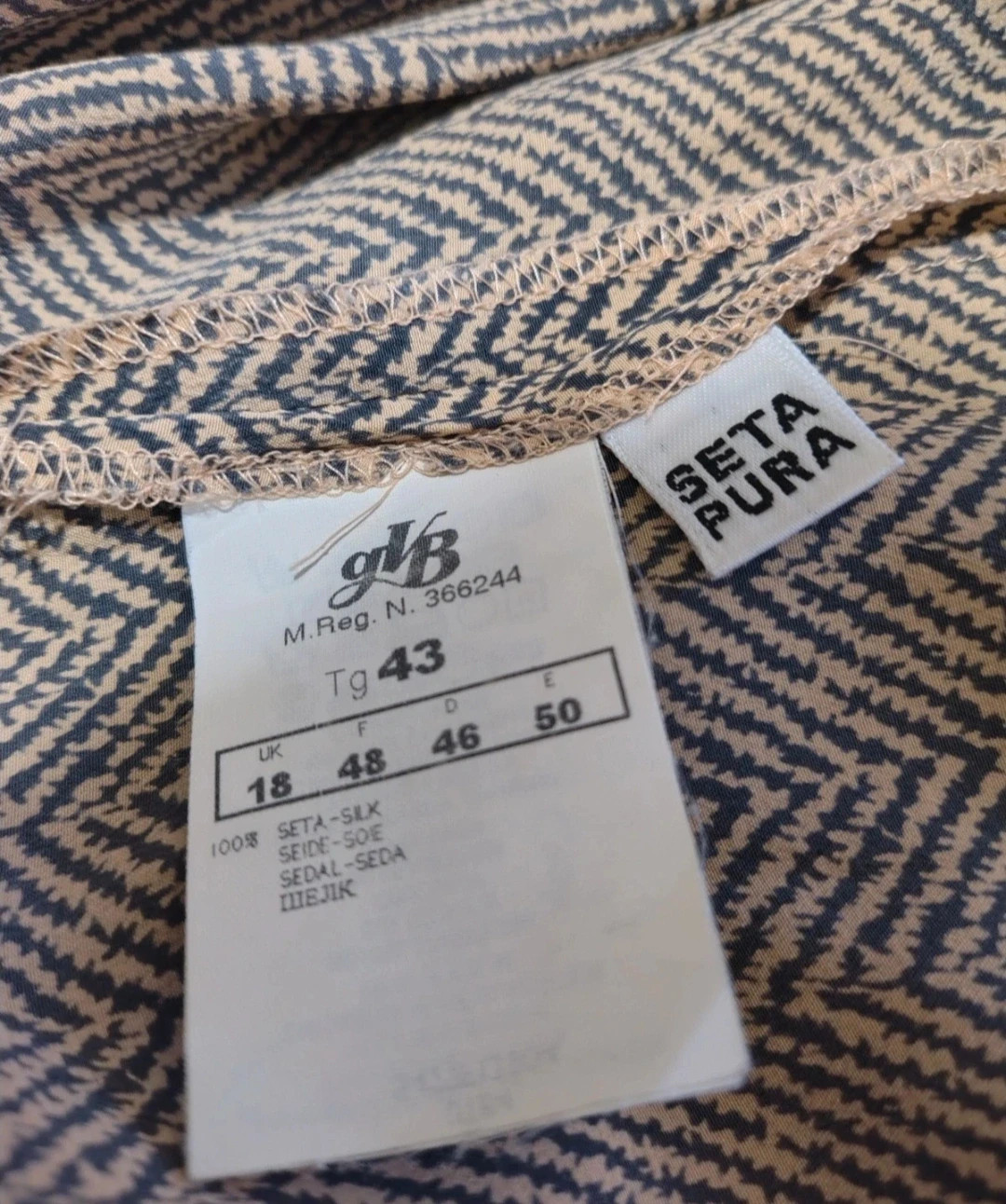 Camicia Elena Miro 100% seta
Tg M
Ottime condizioni, pari al nuovo
Misure in foto 2