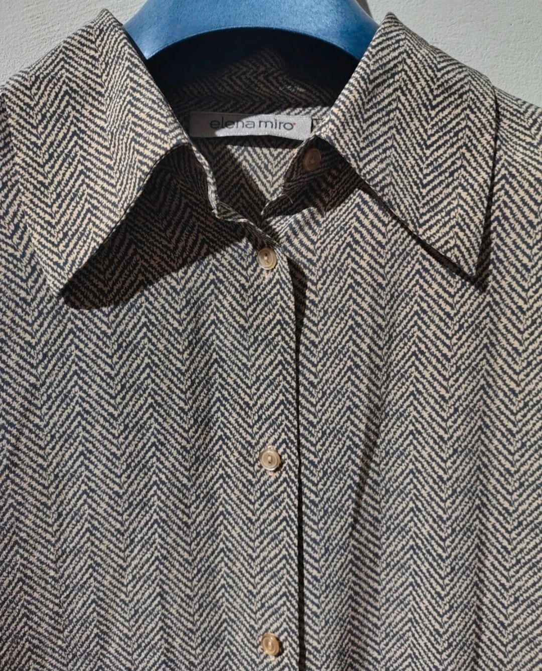 Camicia Elena Miro 100% seta
Tg M
Ottime condizioni, pari al nuovo
Misure in foto 3