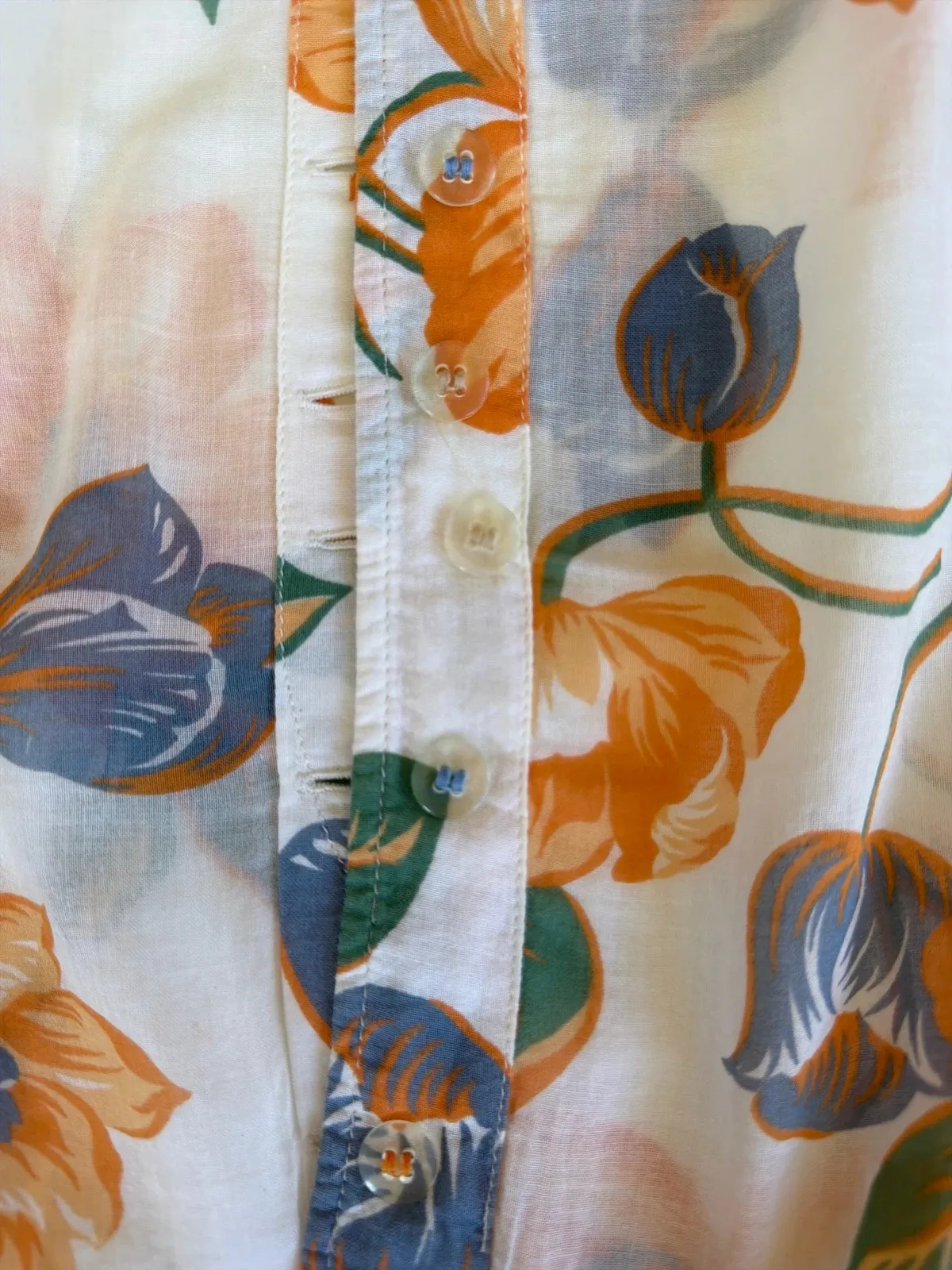 Very light floral short-sleeve blouse 6