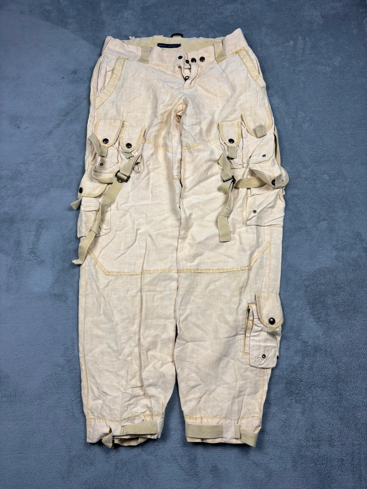 ⭐️Pantalone Cargo Ralph Lauren in seta e
lino⭐️
✅Condizioni 10 /10
🕵🏼♂️Rarità 9.5 /10
👕Vestibilità : Baggy - Larghi
📏Taglia 40 ita, misure in foto
🧼Lavata
🚛Spedizione 24/48h