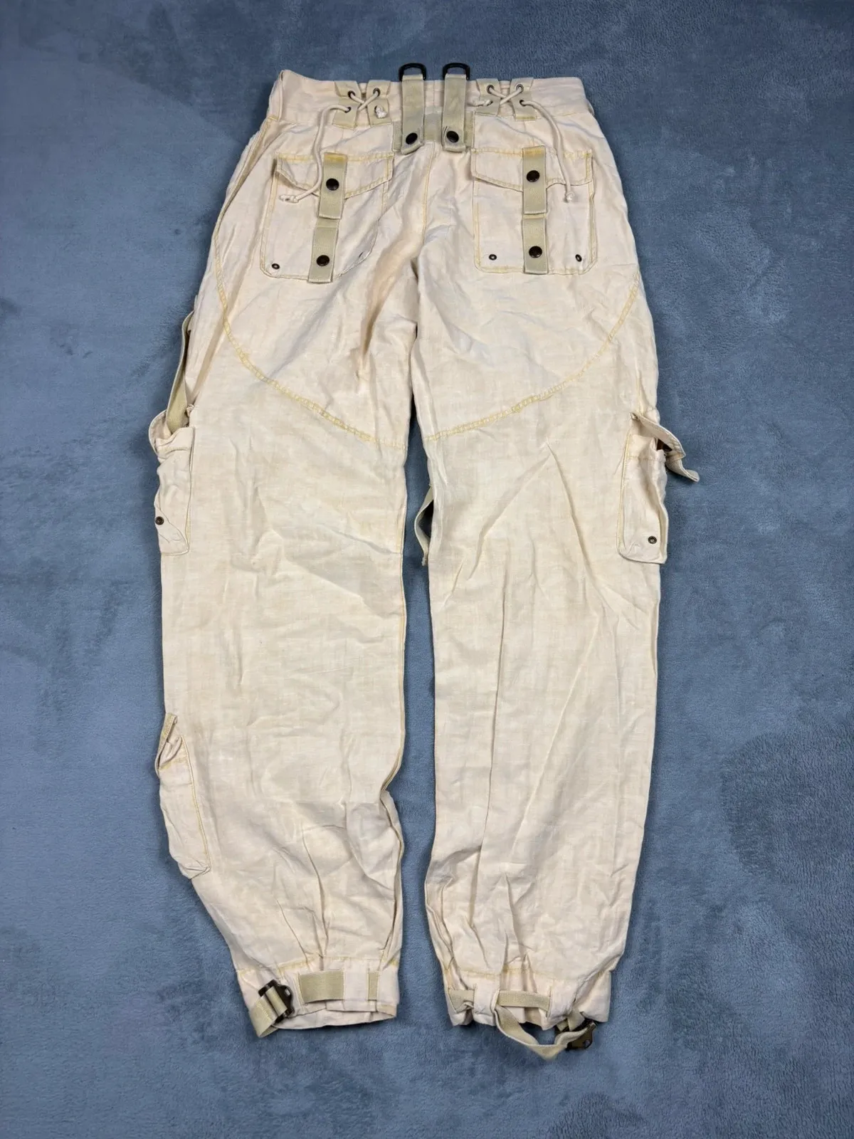 ⭐️ Ralph Lauren silk and linen cargo trousers ⭐️
✅ Condition 10/10
🕵🏼♂️ Rarity 9.5/10
👕 Fit: baggy — loose
📏 Size IT 40, measurements in photos
🧼 Washed
🚛 Ships in 24/48h 10