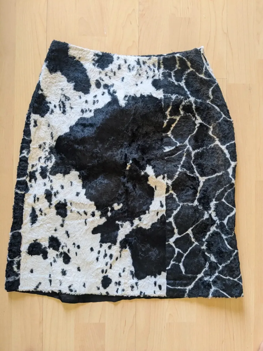 Kenzo skirt, vintage piece from the singular Parisian house. Very good condition. Size S (36). 3