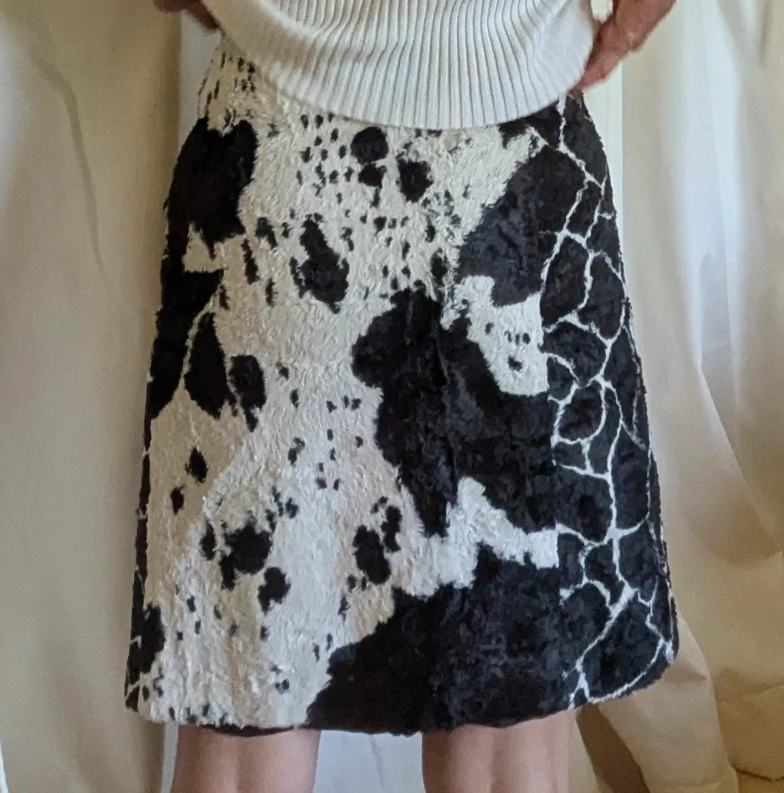 Kenzo skirt, vintage piece from the singular Parisian house. Very good condition. Size S (36). 1