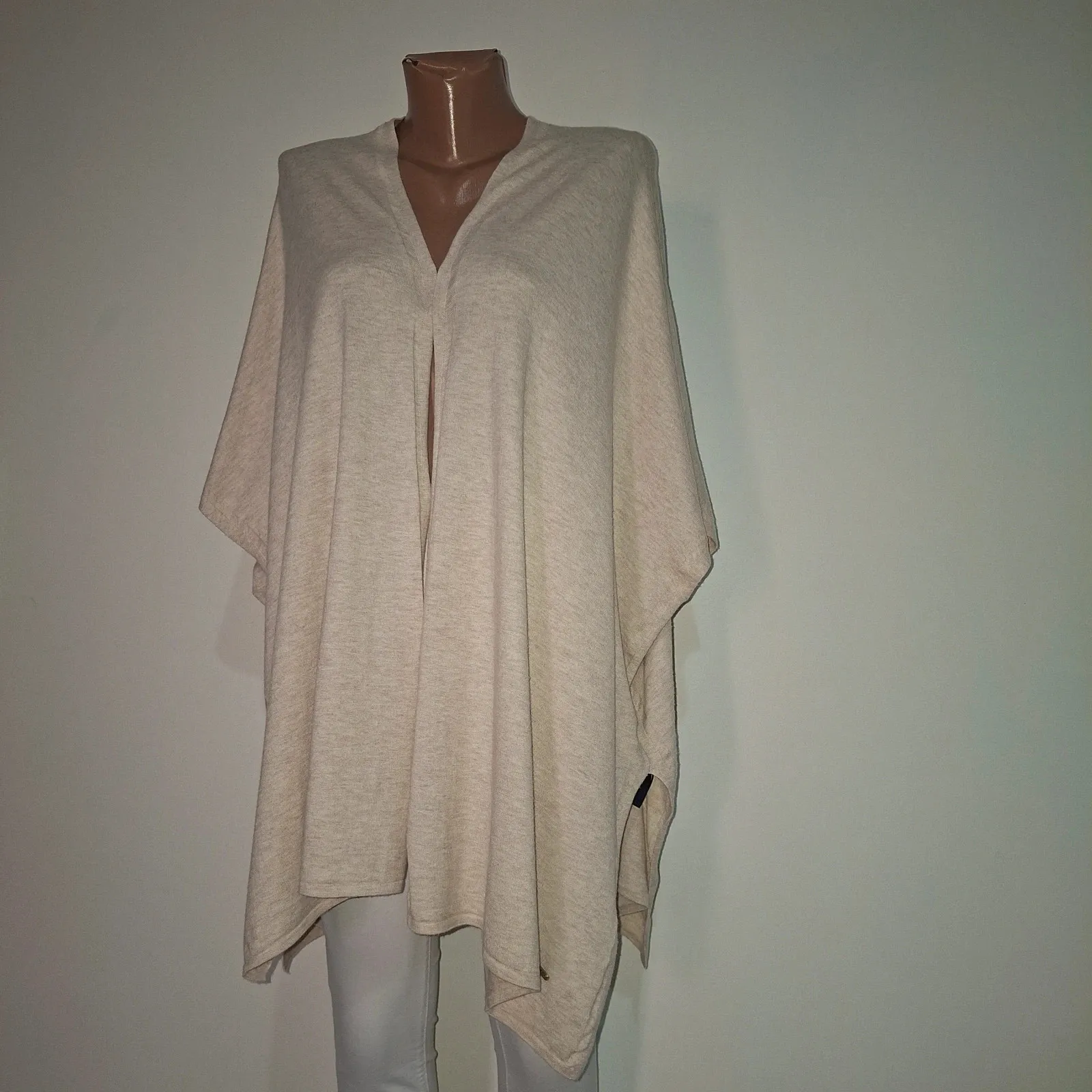 In excellent condition. Fits M-L 3