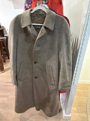 Lama trench coat