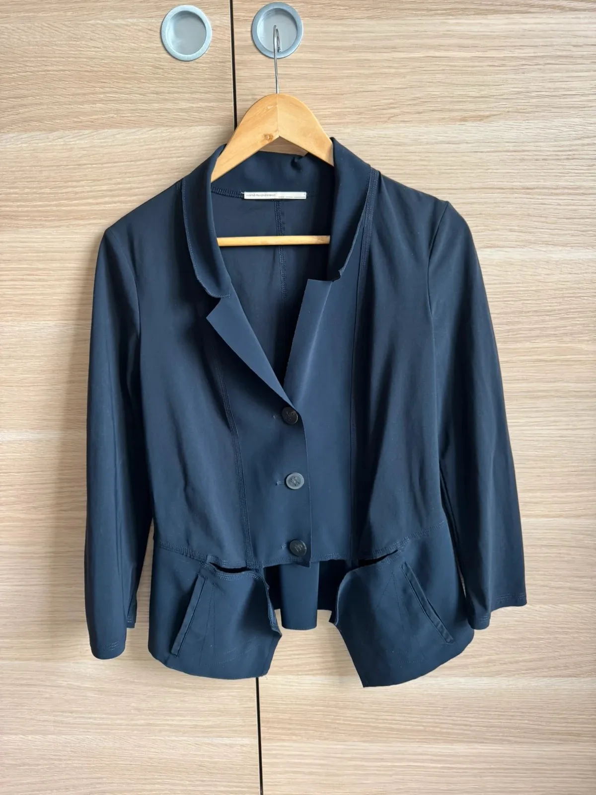 Beautiful light black jacket, superb fabric