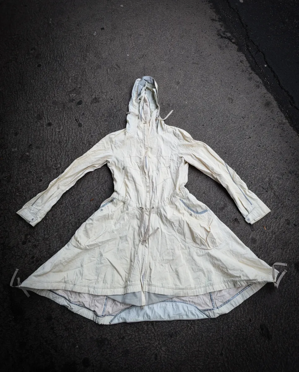 Imperméable.gopecore avant-garde nouvelle vague Y2K us 50 60 70 brutaliste organique vintage og 90 archives vintage designer marithé japanese fashion japan tokyo techwear avant garde oversized deconstructed asymmetric tailored utility selvedge washed patchwork statement rare iconic collector archive fashion archives 2000s high fashion luxury experimental