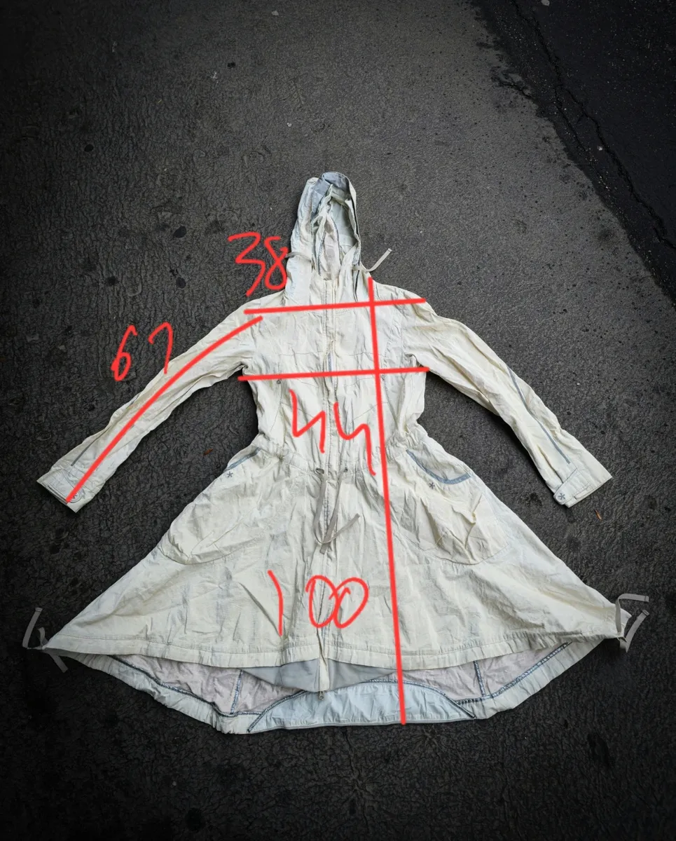 Imperméable.gopecore avant-garde nouvelle vague Y2K us 50 60 70 brutaliste organique vintage og 90 archives vintage designer marithé japanese fashion japan tokyo techwear avant garde oversized deconstructed asymmetric tailored utility selvedge washed patchwork statement rare iconic collector archive fashion archives 2000s high fashion luxury experimental 5