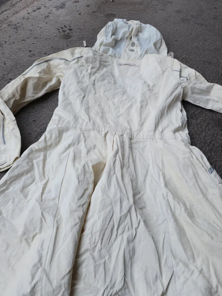 Imperméable.gopecore avant-garde nouvelle vague Y2K us 50 60 70 brutaliste organique vintage og 90 archives vintage designer marithé japanese fashion japan tokyo techwear avant garde oversized deconstructed asymmetric tailored utility selvedge washed patchwork statement rare iconic collector archive fashion archives 2000s high fashion luxury experimental 7
