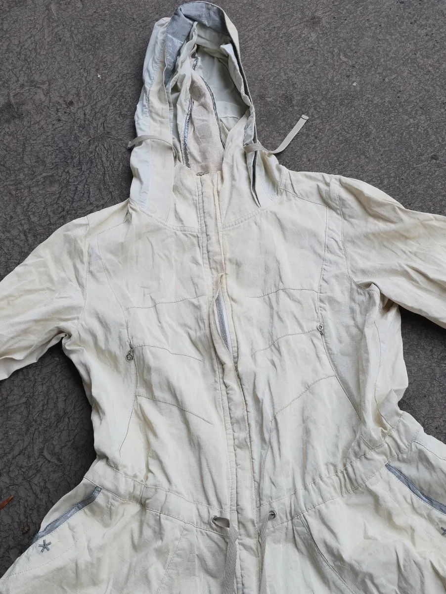 Imperméable.gopecore avant-garde nouvelle vague Y2K us 50 60 70 brutaliste organique vintage og 90 archives vintage designer marithé japanese fashion japan tokyo techwear avant garde oversized deconstructed asymmetric tailored utility selvedge washed patchwork statement rare iconic collector archive fashion archives 2000s high fashion luxury experimental 2