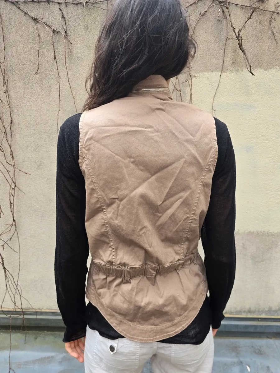 Veste sans manche gopecore avant-garde nouvelle vague Y2K  us 50 60 70 brutaliste organique vintage og 90  archives  vintage designer marithé   japanese fashion japan  tokyo  techwear avant garde oversized deconstructed asymmetric tailored utility selvedge washed  patchwork statement rare iconic collector archive fashion archives  2000s high fashion luxury experimental 3
