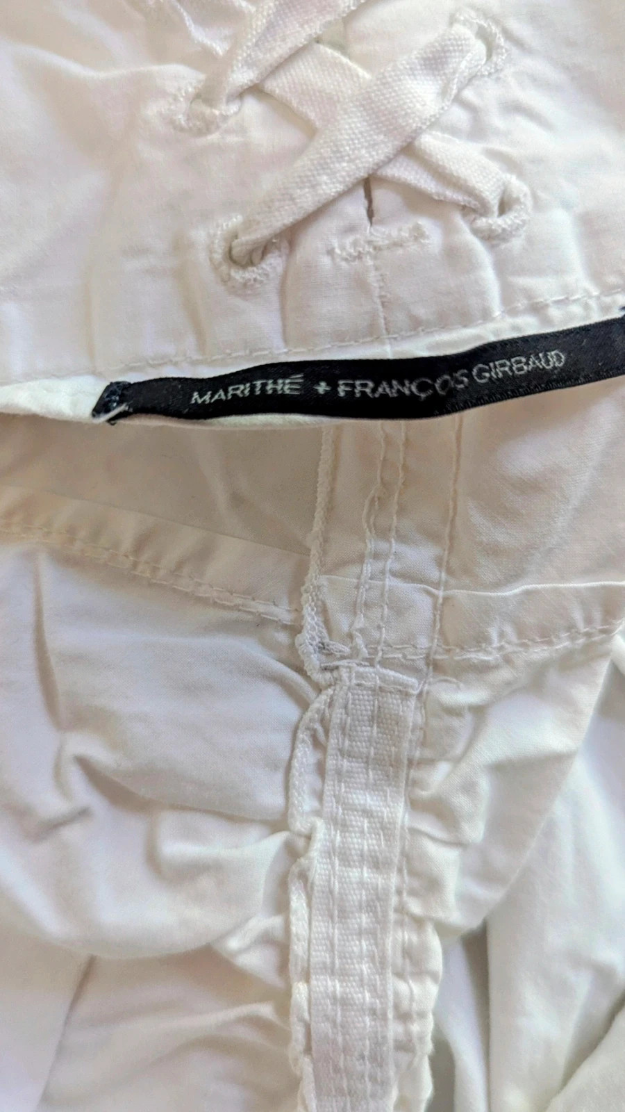 Pantalon blanc Marithé et François Girbaud
Très original
Très bon état 2