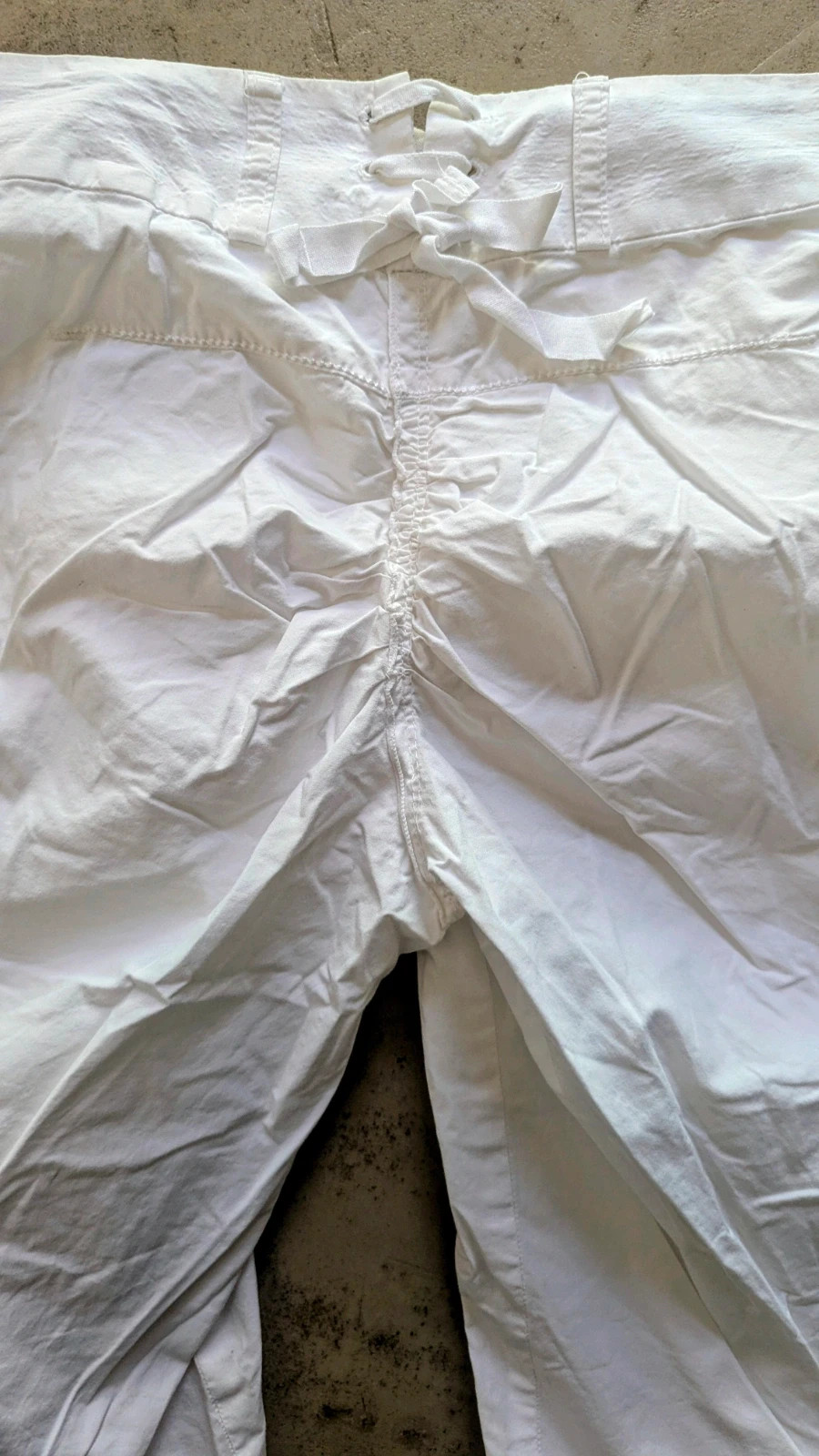 Pantalon blanc Marithé et François Girbaud
Très original
Très bon état 3