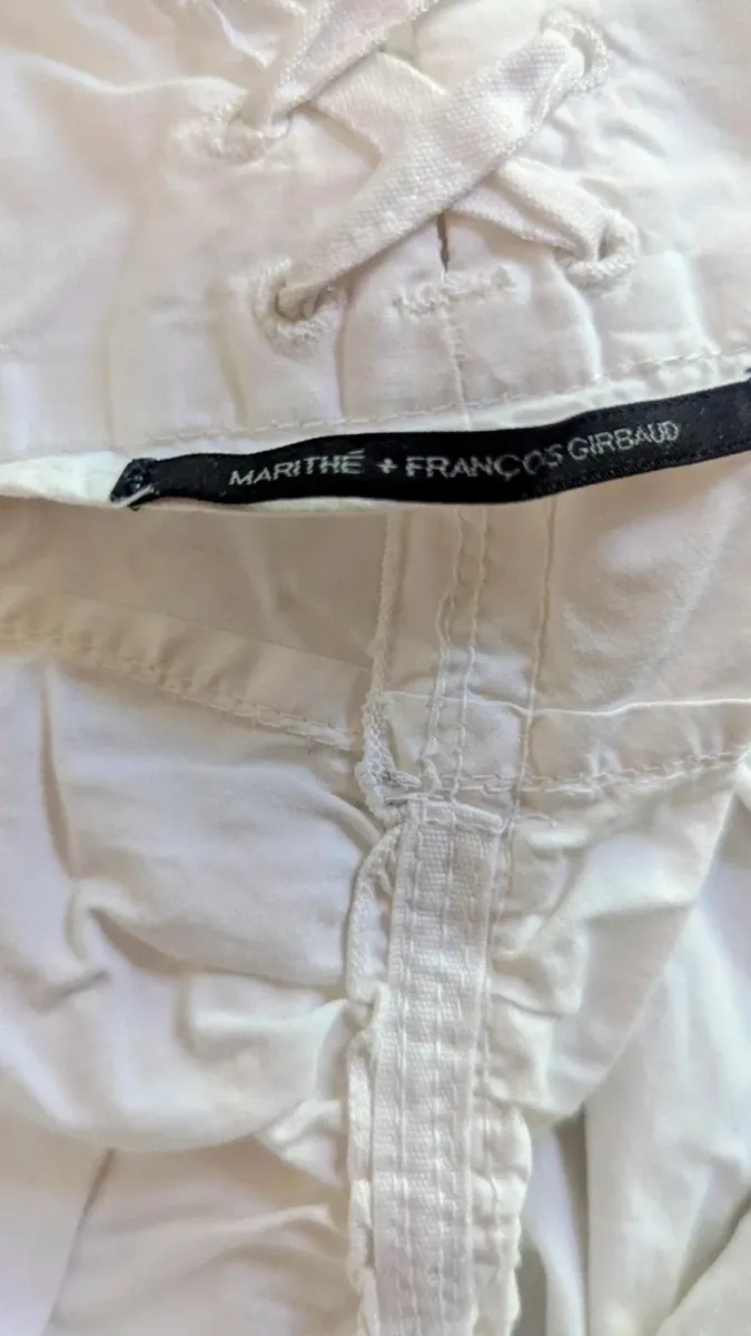 Pantalon blanc Marithé et François Girbaud 
Très original 
Très bon état 3