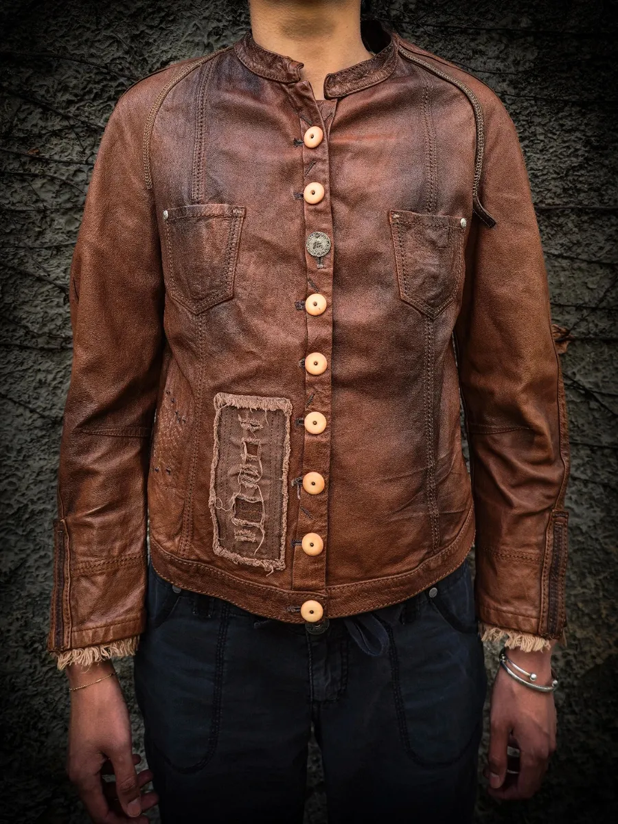 Veste en cuir patchwork 
gopecore avant-garde nouvelle vague Y2K  us 50 60 70 brutaliste organique vintage og 90  archives  vintage designer marithé   japanese fashion japan  tokyo  techwear avant garde oversized deconstructed asymmetric tailored utility selvedge washed  patchwork statement rare iconic collector archive fashion archives  2000s high fashion luxury experimental 8