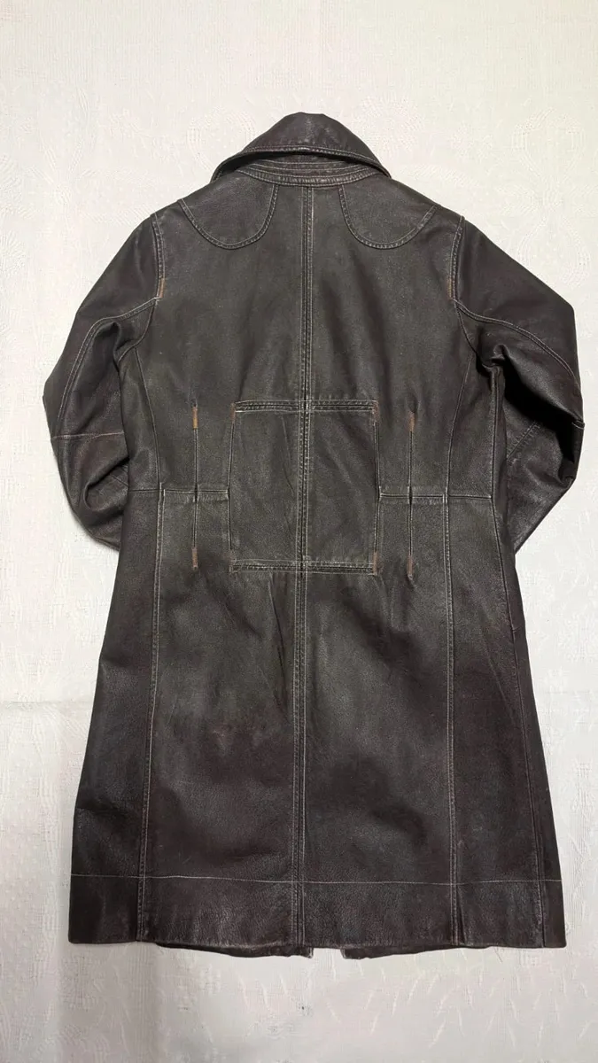 Bonjour,
Je vends cette magnifique veste en cuir taille L excellent état très peu portée, multiples poches avec zip et fermeture zippée. Haute qualité.
Envoi rapide et très soigné
#loview #view #vestecuirfemme #taillelfemme 2