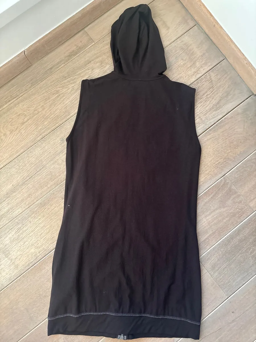 robe gilet long sans manches avec capuche MFG 4