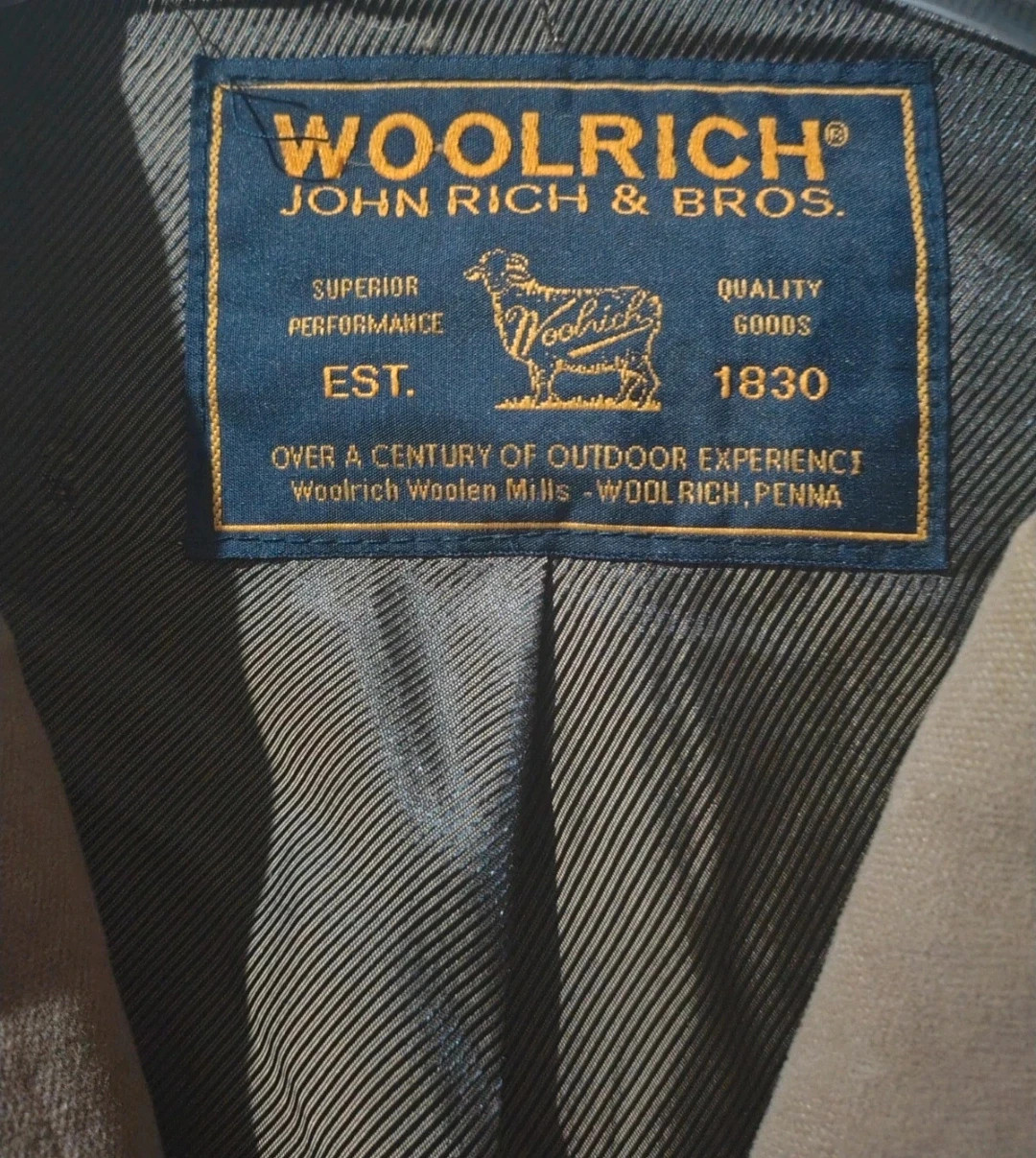 Giacca primaverile uomo Woolrich taglia L
Ottime condizioni
Misure in foto 3