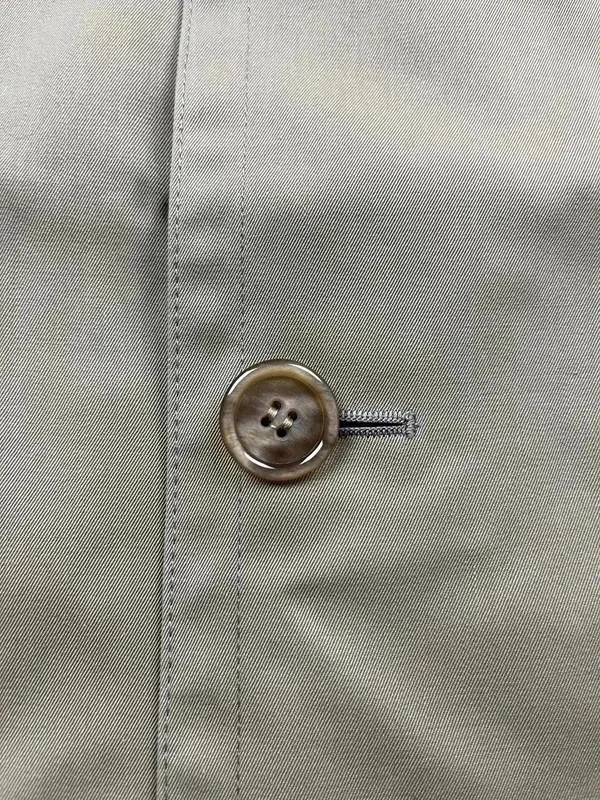 Doublure élégante, style chic et minimaliste, confortable au dessus d'un costume 4