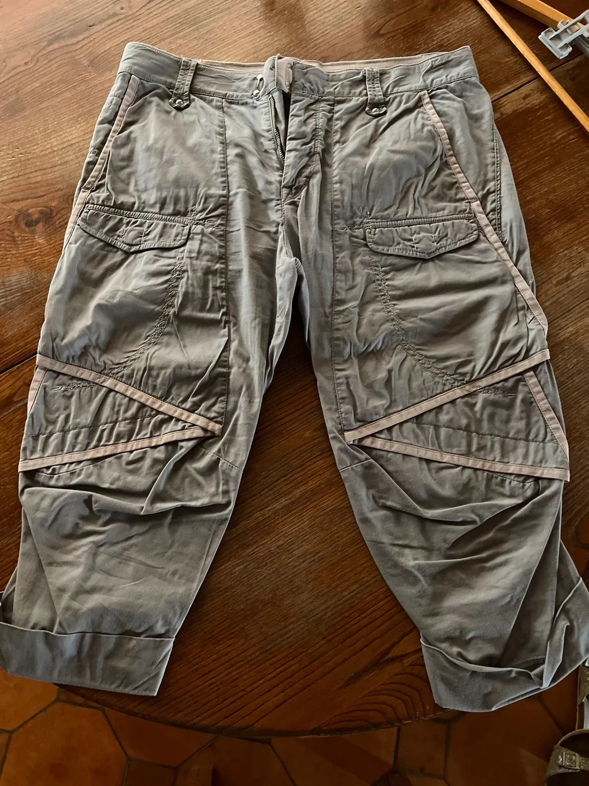 Capri cropped trousers, khaki beige