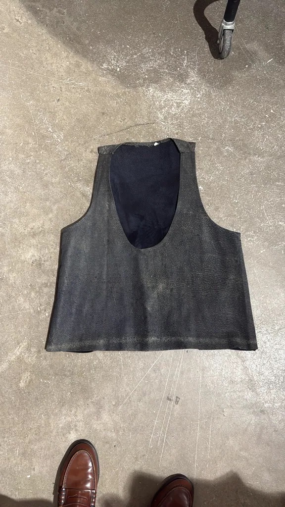 Top en cuir de la marque Marithé François Girbaud.