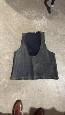 Top en cuir de la marque Marithé François Girbaud.