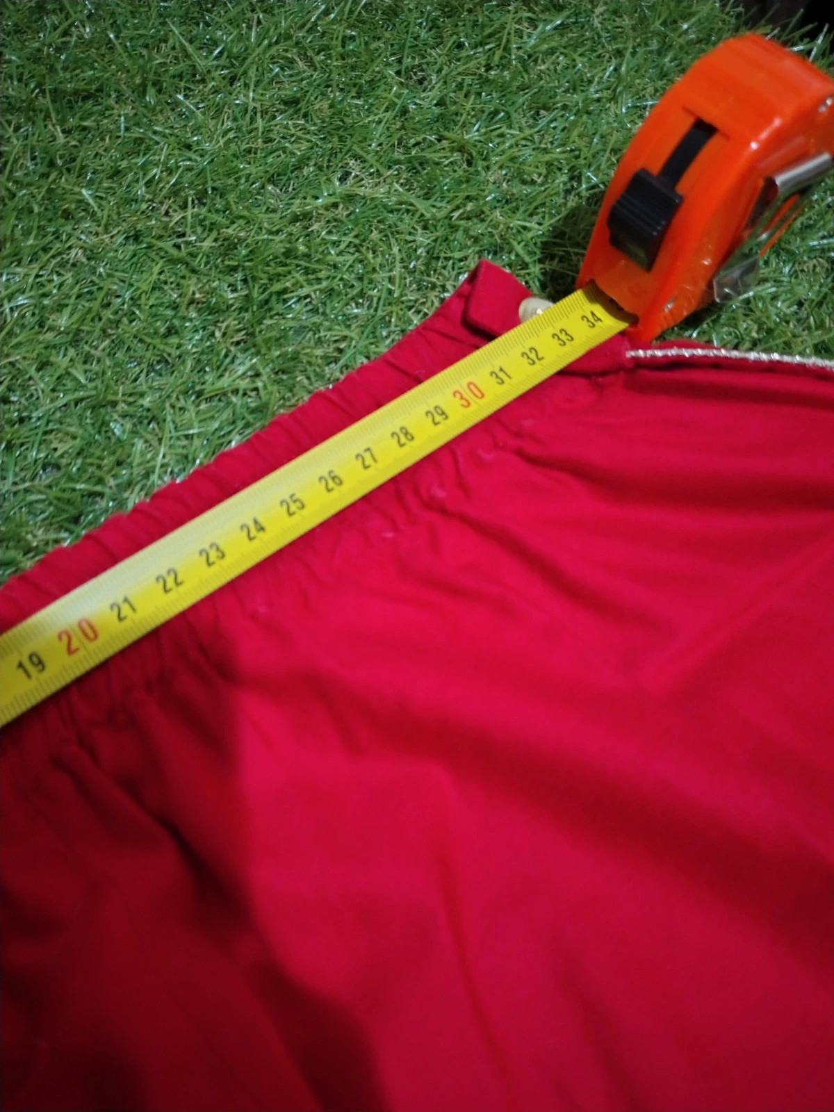 Pantaloni Roberta di Camerino tg 42
Ottime condizioni
Misure in foto 8