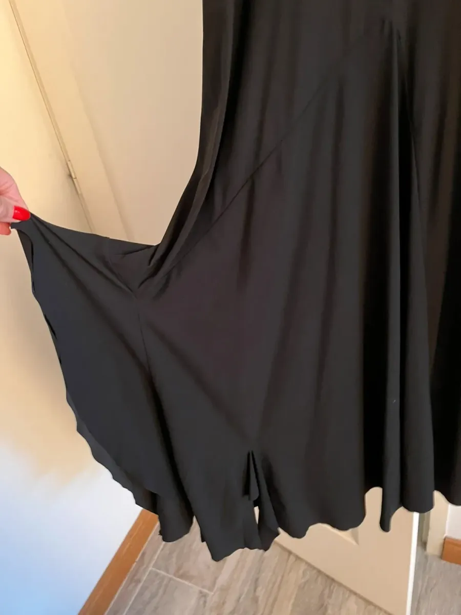 Robe longue bustier 110 cms que l’on peut porter sur le haut assorti avec des bretelles à clipser 3