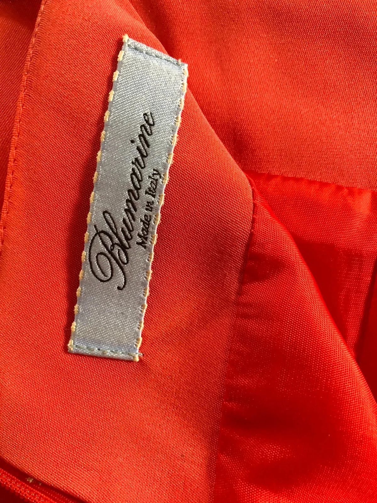 Blumarine skirt in coral, a piece from the romantic Italian house. Very good condition. Size S (36). 3