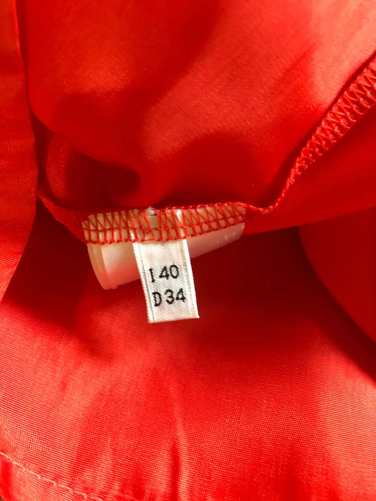 Blumarine skirt in coral, a piece from the romantic Italian house. Very good condition. Size S (36). 5