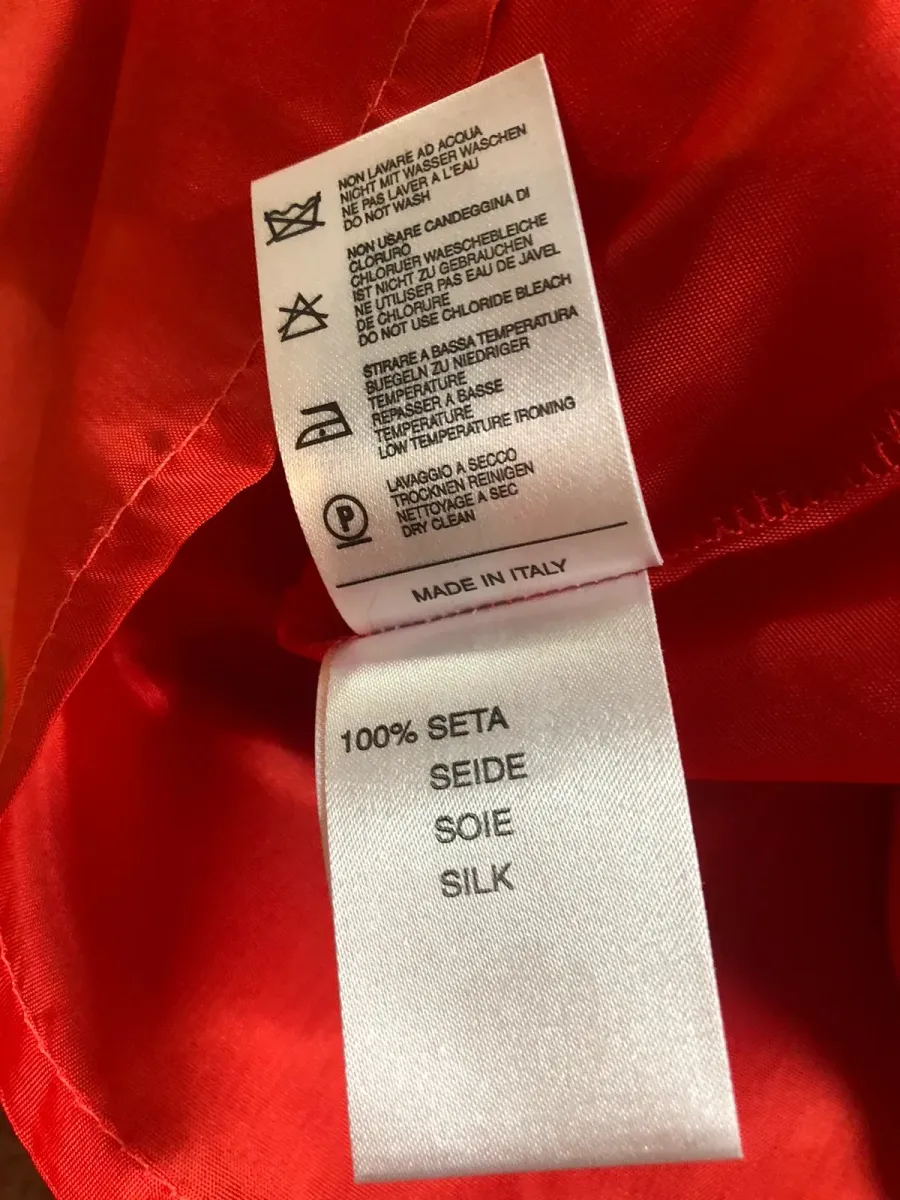 Jupe Blumarine en corail, pièce de la maison italienne au style romantique. Très bon état. Taille S (36). 4