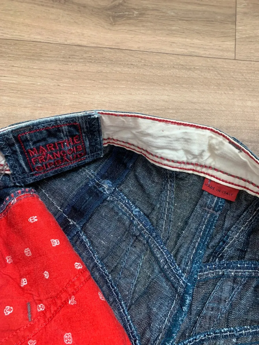 Loose Marithé + François Girbaud jeans in navy, boyfriend cut, vintage designer piece. Good condition. Size M (38). 6