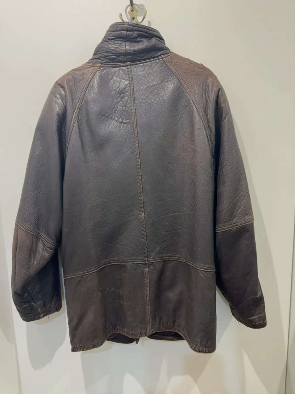 Veste en cuir marron vintage 1990, coupe ample avec doublure en rayonne. 3